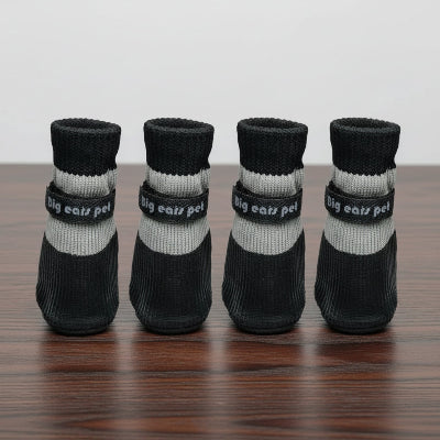 chaussures pour chien noir impermeable table en bois fonce