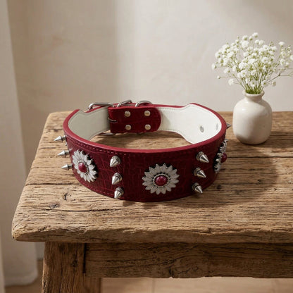 collier a pointes pour chien rouge table