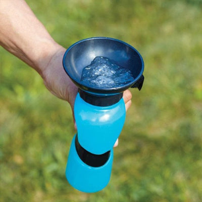 Gourde pour chien​ portable et Pratique bleu dans la main maître 