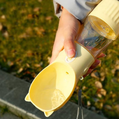 Gourde pour chien Résistante et Sécurisée Jaune avec eau