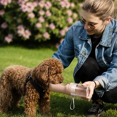 Gourde pour Chien rose maître lui sourit