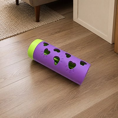 Jouets pour chien​ sur le planché 