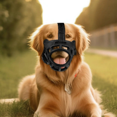 muselière pour chiot confort tpr chien sur la pelouse