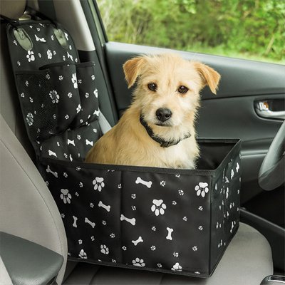 Siege auto chien noir durable sur la chaise avant